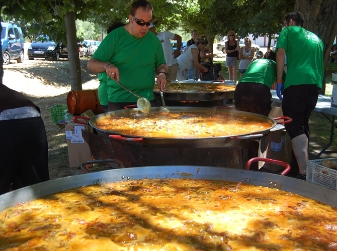 Paella, empanada y parque acuático por seis euros
