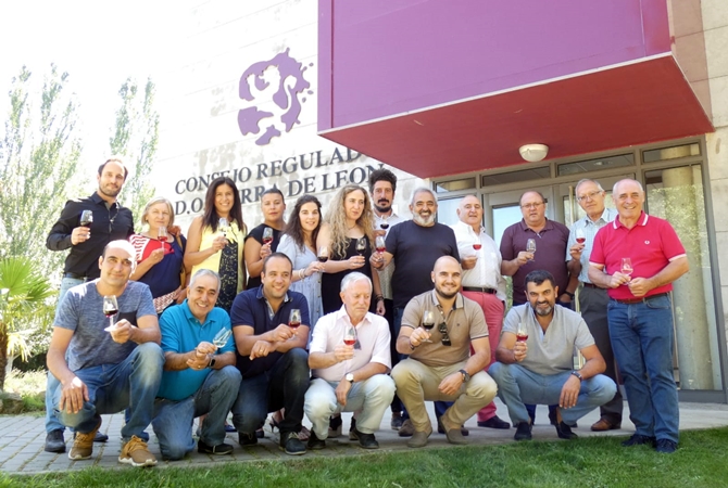 El comit&eacute; ha calificado 2.895 vinos en 180 jornadas de trabajo