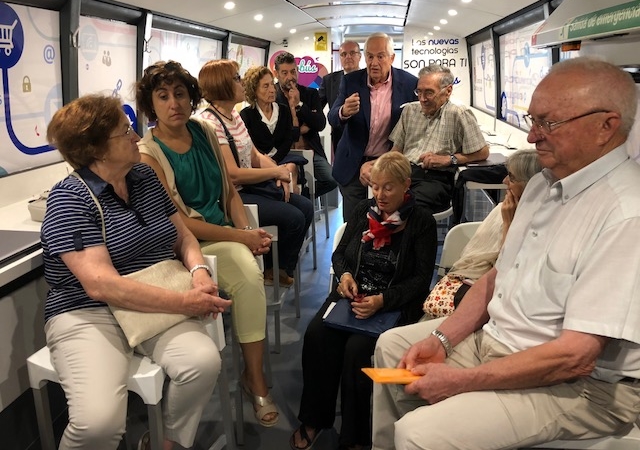 Momento de la visita del delegado territorial