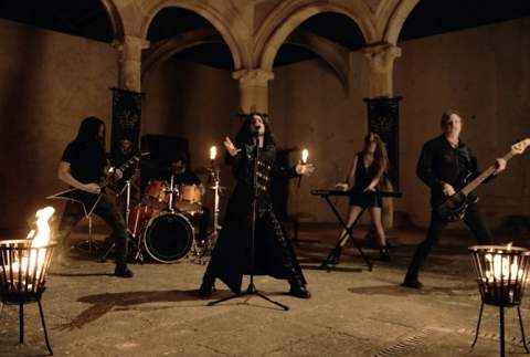 Luar Shadow Light, cantante y compositor en Undying Sun, desciende de Grajal