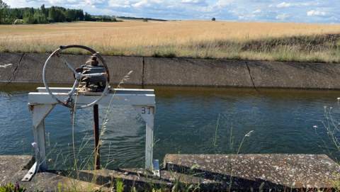 Canal de Payuelos a su paso por Calzadilla de los Hermanillos