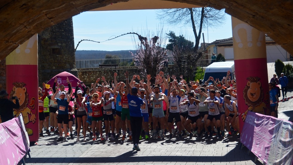 La IX Carrera Almanza Medieval abre inscripciones con una apuesta decidida por el deporte base
