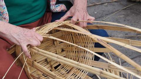 San Pedro de Valderaduey recupera la tradición artesanal con un taller de cestería
