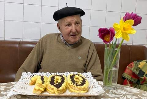 Memoria viva de Gordaliza, este agricultor de enviable aspecto y forma física ha soplado hoy las velas de su tarta