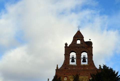 Las campanas de las iglesias de León repicarán a las doce para “invitar a orar”