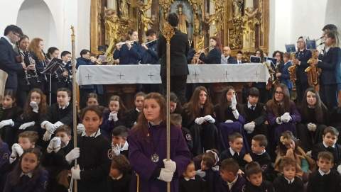 Niñas y niños participan en La Pasión de la villa