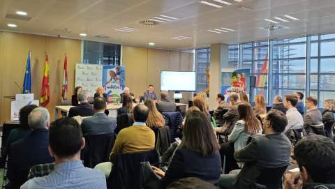 Imagen del encuentro con las asociaciones de comerciantes y cámaras de comercio