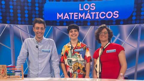 Claudia Herrero, primera por la derecha