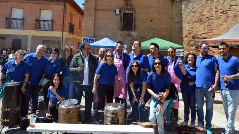 El sabor ferroviario triunfa en Grajal de Campos: 44 ollas a concurso en su tercer certamen