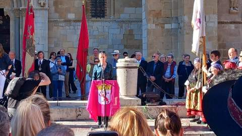 Reconocimiento a la periodista sahagunense Belén Molleda por “su contribución y apoyo a la sociedad leonesa”