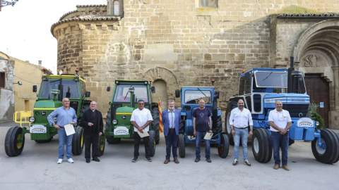 Los tractores comienzan el peregrinaje desde Berbegal al Camino de Santiago por Sahagún