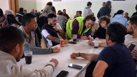 Cuarenta años de estrategia y picardía con tres piedras y el puño cerrado