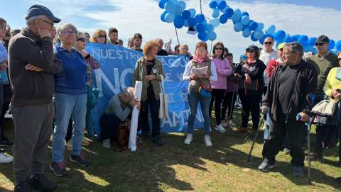 El Payuelo clama contra la macrogranja de cerdos ante la inspección técnica de la CHD