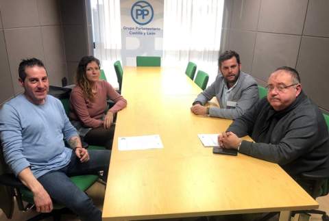 Carlos de Prado, primero por la izquierda, fue número seis por el PP en las municipales de 2019
