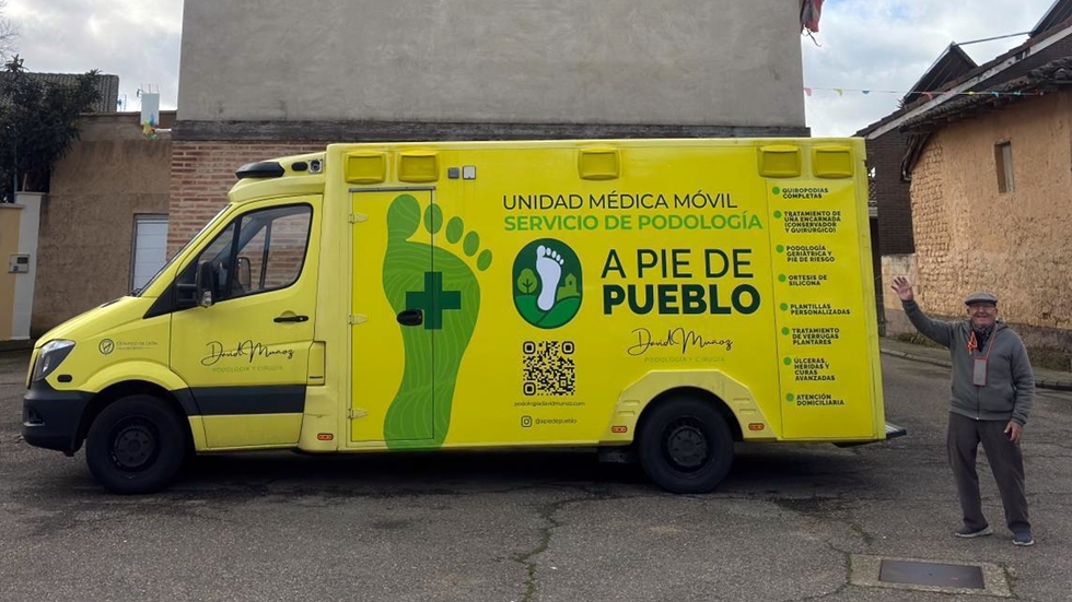 David Mu&ntilde;oz despliega su cl&iacute;nica m&oacute;vil para garantizar la salud podol&oacute;gica en la comarca de Sahag&uacute;n