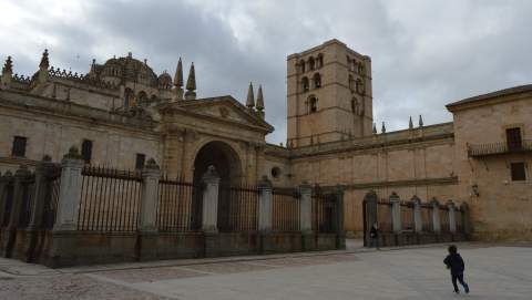 Cuatro pendones de la comarca portarán por Zamora el orgullo de la tradición leonesa