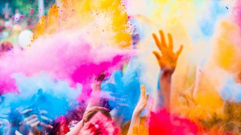 Artesanía milenaria, fogones y polvos de colores para cerrar un ciclo de ocho meses de ocio compartido