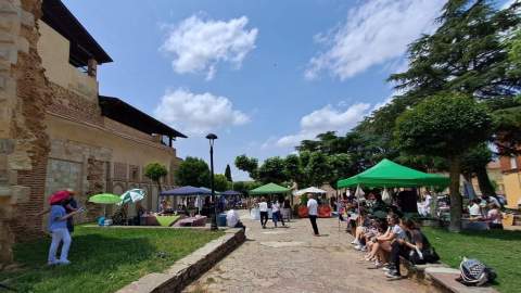 Este zoco popular da cabida a la participación de niñas y niños. Imagen de archivo