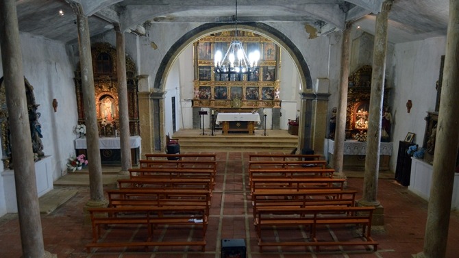 La iglesia de Valdavida acoge un concierto de sones medievales para celebrar el retorno del retablo de San Sebasti&aacute;n