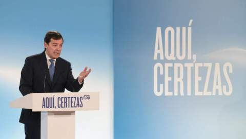 Alfonso Fernández Mañueco y Carlos Pollán sellan el acuerdo de Gobierno entre PP y Vox en Castilla y León