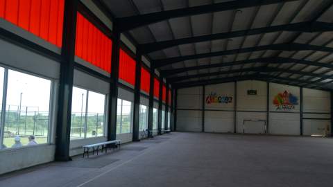 El deporte de Almanza gana por goleada con la apertura de su nuevo pabellón municipal