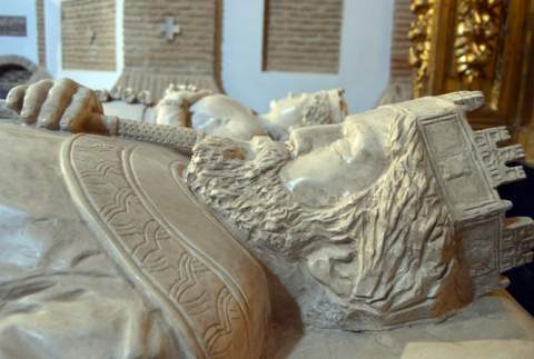 El monumento funerario que custodiará para siempre los restos del rey Alfonso VI y sus esposas ya está finalizado