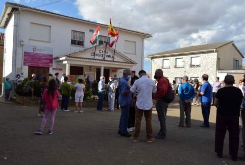 La concentración se desarrolló frente a las puertas de la Casa Consistorial La concentración se desarrolló frente a las puertas de la Casa Consistorial