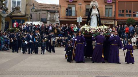 La imagen de la Virgen de las Angustias iluminará una facha próxima a la iglesia de San Lorenzo