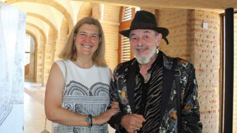 El artista junto a Margarita Torre en la presentación de 'Mi obra en mi tierra'