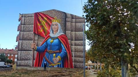 Sahagún inaugura un retrato colosal de la reina Urraca como apertura a los actos en 2026 del 900 aniversario de su muerte