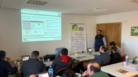 Del cuaderno de campo a los datos: una formación gratuita en Sahagún para sacar más partido a cada labor