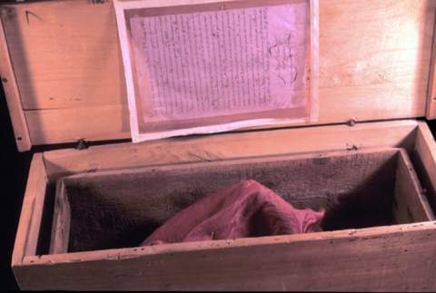 Caja correspondiente a los restos de Alfonso VI