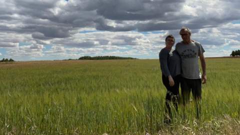 Meritxell Colón y Fermín Herreros -Ecocarrecea- en Calzadilla de los Hermanillos