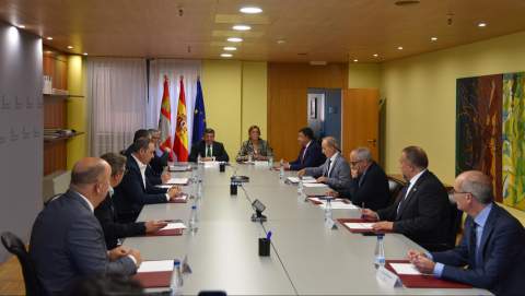 Reunión con las diputaciones y el Consejo Comarcal del Bierzo