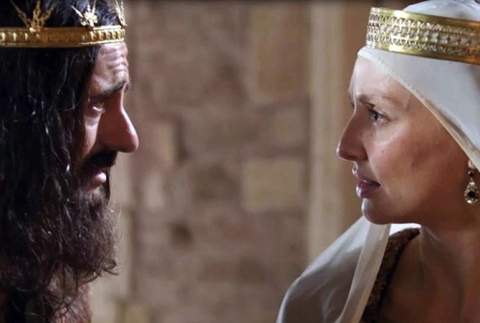Asier Etxeandia y Cristina Castaño, interpretando respectivamente a Alfonso VI y a Constanza de Borgoña