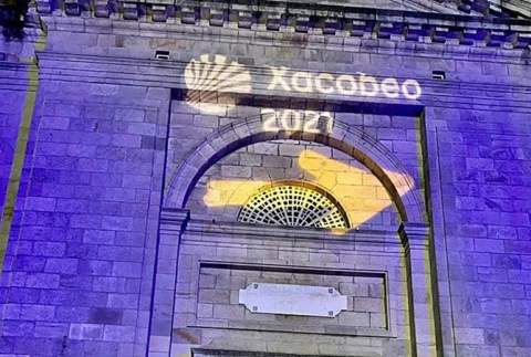 La Concatedral de Vigo ya está iluminada. Imagen: Faro de Vigo