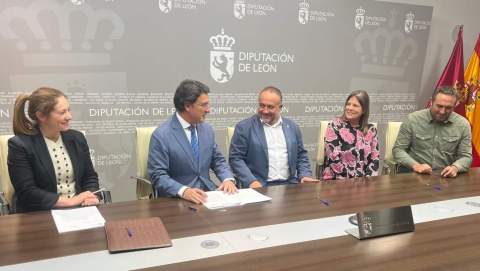 Imagen, de archivo, de acto de cesión de la finca para el parque